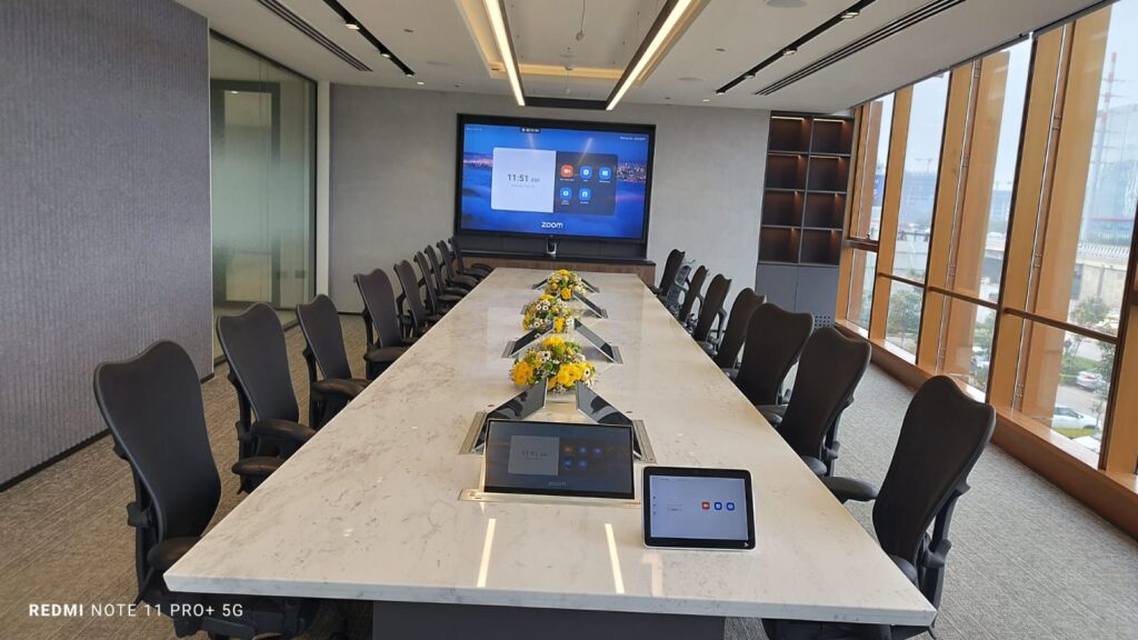 presentation-people-conference-room-modern-gurgaon-project-4